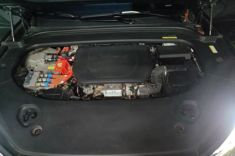 Used Hima AITO M9 2024 Range-Extended Ultra Version 42 kWh 6-Seater Model Engine Bay