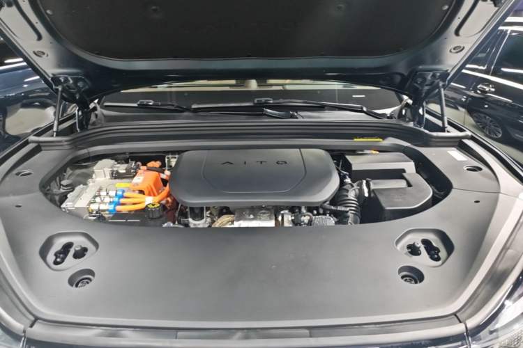 Used Hima AITO M9 2024 Range-Extended Ultra Version 52 kWh 6-Seater Model Engine Bay