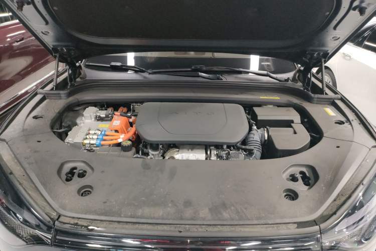 Used Hima AITO M9 2024 Range-Extended Ultra Version 52 kWh 5-Seater Model Engine Bay