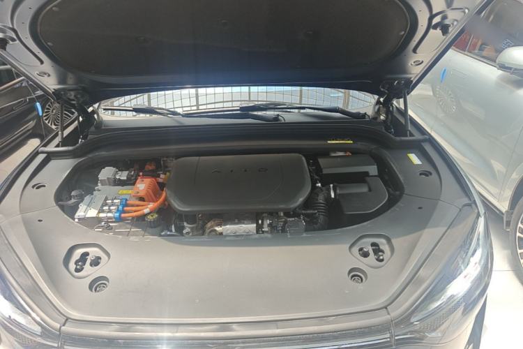 Used Hima AITO M9 2024 Range-Extended Ultra Version 42 kWh 6-Seater Model Engine Bay