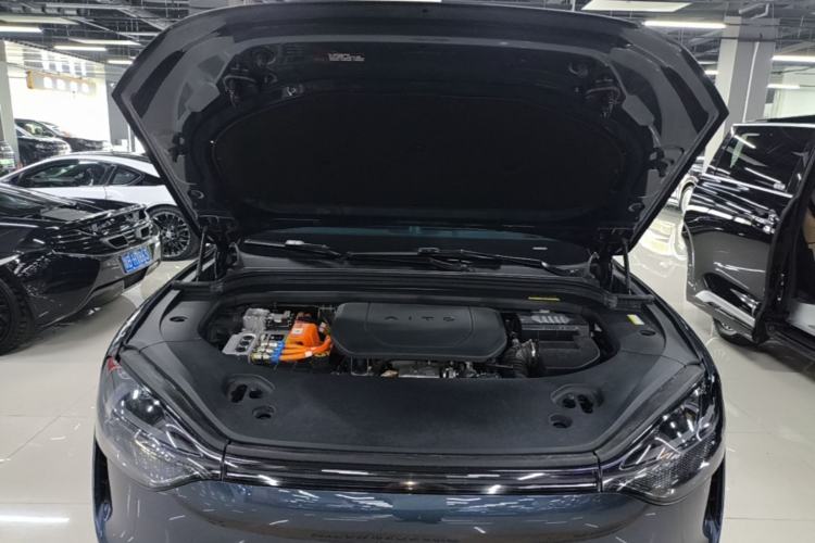 Used Hima AITO M9 2024 Range-Extended Ultra Version 42 kWh 6-Seater Model Engine Bay
