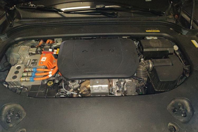 Used Hima AITO M9 2024 Range-Extended Ultra Version 42 kWh 6-Seater Model Engine Bay