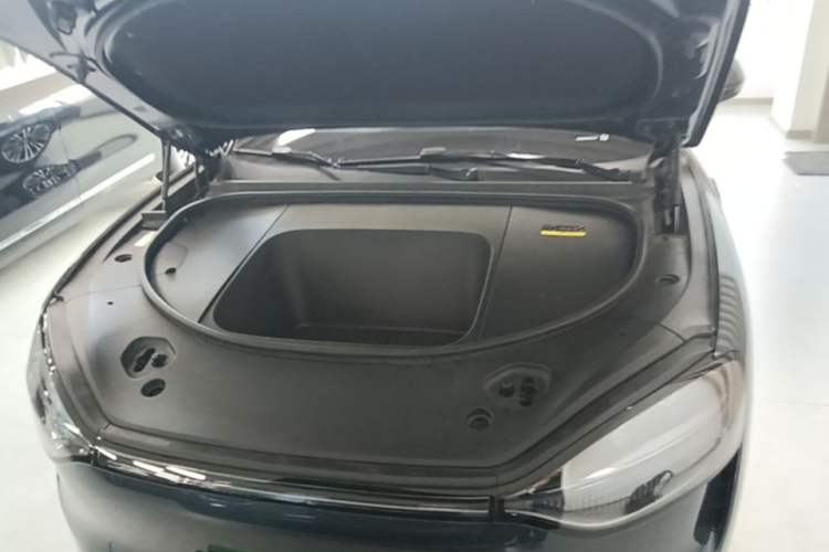 Used Hima AITO M9 2024 All-Electric Ultra Version 100 kWh 6-Seater Model Engine Bay