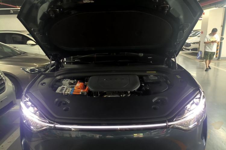 Used Hima AITO M9 2024 Range-Extended Ultra Version 42 kWh 6-Seater Model Engine Bay