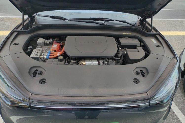 Used Hima AITO M9 2024 Range-Extended Ultra Version 42 kWh 6-Seater Model Engine Bay