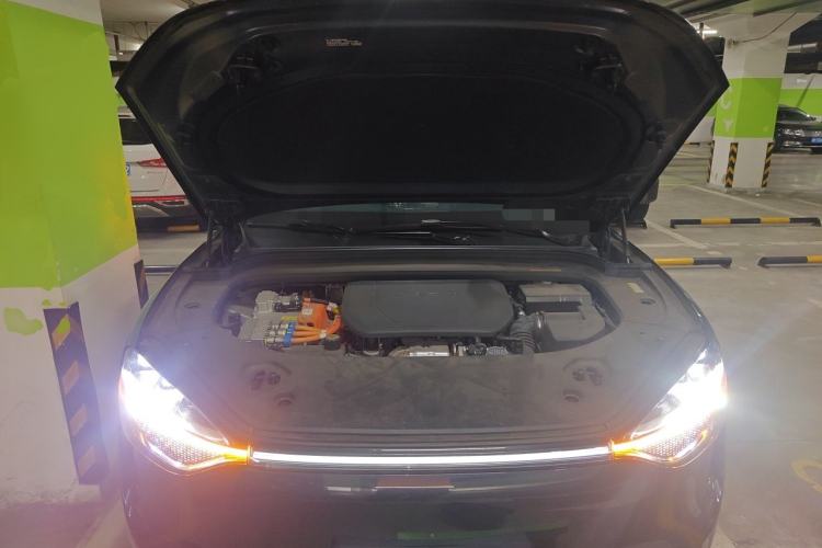 Used Hima AITO M9 2024 Range-Extended Ultra Version 42 kWh 6-Seater Model Engine Bay