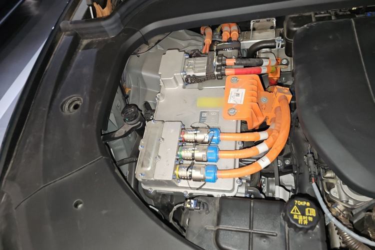 Used Hima AITO M9 2024 Range-Extended Ultra Version 42 kWh 6-Seater Model Engine Bay Right