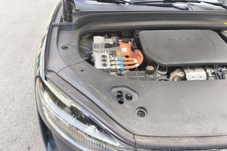Used Hima AITO M9 2024 Range-Extended Ultra Version 52 kWh 5-Seater Model Engine Bay Right