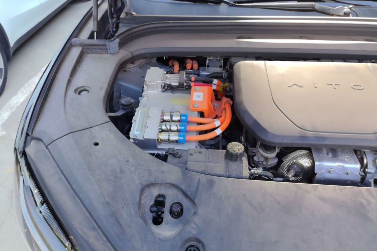 Used Hima AITO M9 2024 Range-Extended Ultra Version 52 kWh 6-Seater Model Engine Bay Right