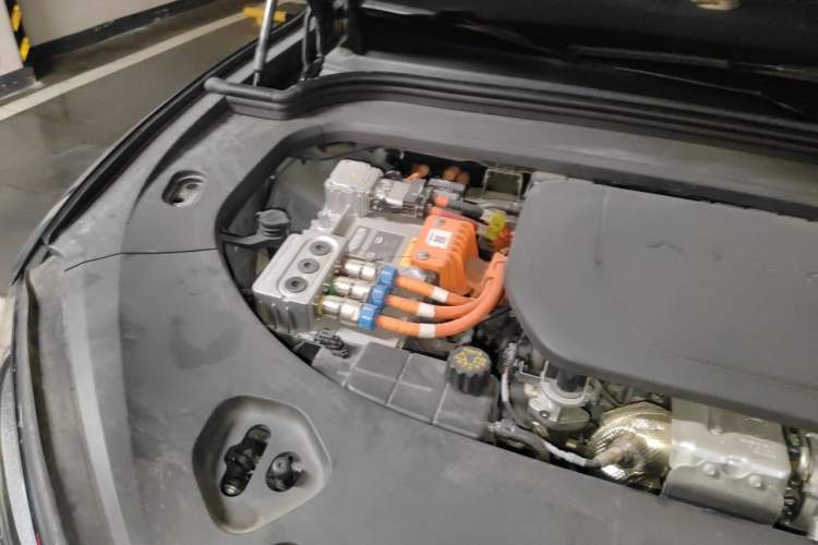 Used Hima AITO M9 2024 Range-Extended Ultra Version 42 kWh 6-Seater Model Engine Bay Right