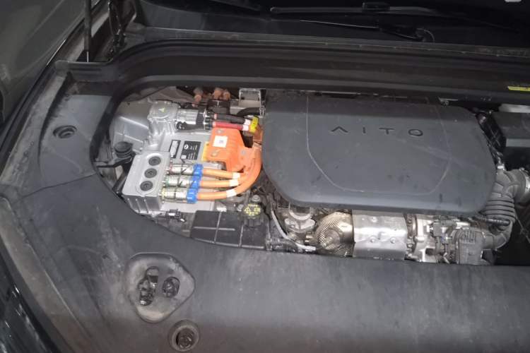 Used Hima AITO M9 2024 Range-Extended Ultra Version 42 kWh 6-Seater Model Engine Bay Right