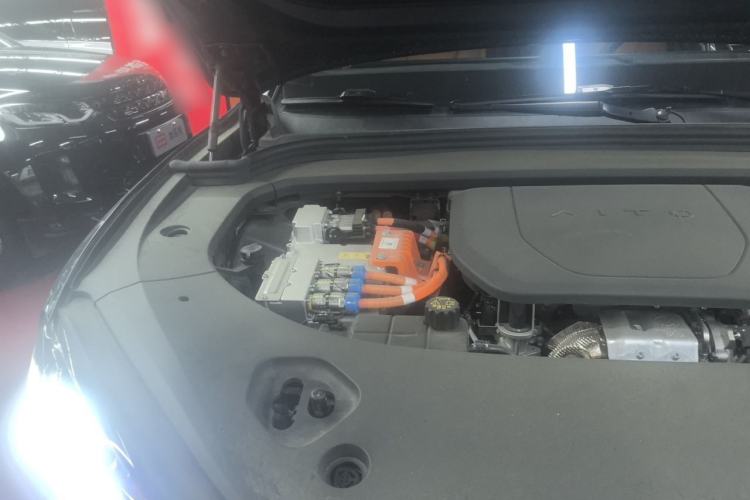 Used Hima AITO M9 2024 Range-Extended Ultra Version 42 kWh 6-Seater Model Engine Bay Right
