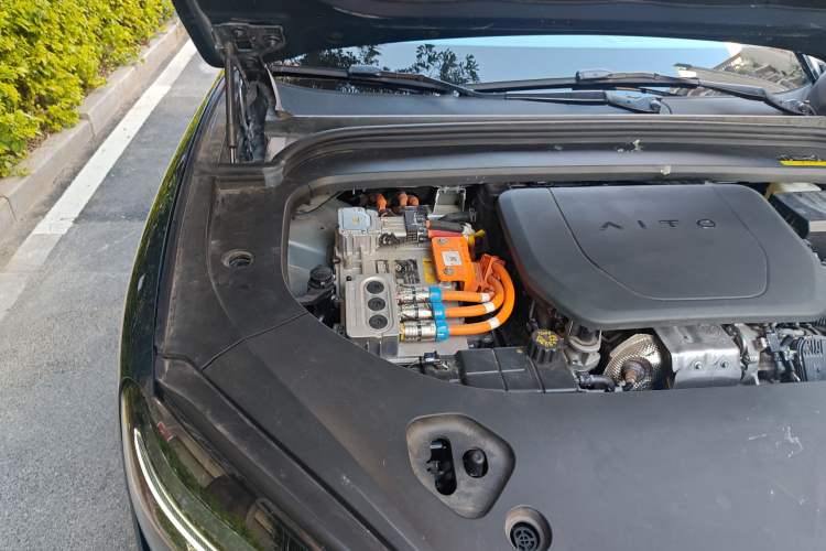 Used Hima AITO M9 2024 Range-Extended Ultra Version 42 kWh 6-Seater Model Engine Bay Right