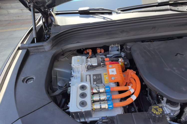 Used Hima AITO M9 2024 Range-Extended Ultra Version 42 kWh 6-Seater Model Engine Bay Right