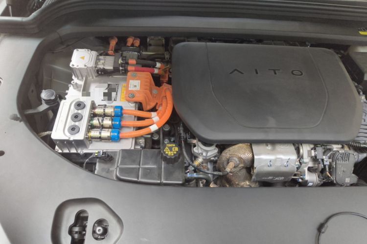 Used Hima AITO M9 2024 Range-Extended Ultra Version 52 kWh 6-Seater Model Engine Bay Right