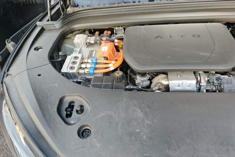 Used Hima AITO M9 2024 Range-Extended Ultra Version 52 kWh 6-Seater Model Engine Bay Right
