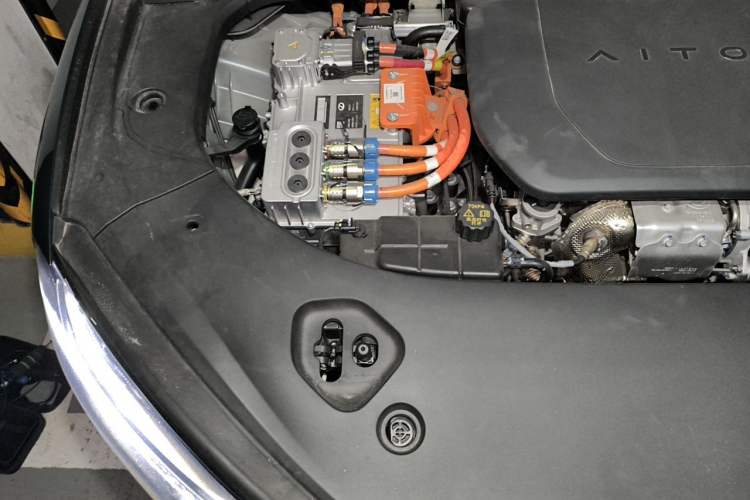 Used Hima AITO M9 2024 Range-Extended Ultra Version 52 kWh 5-Seater Model Engine Bay Right