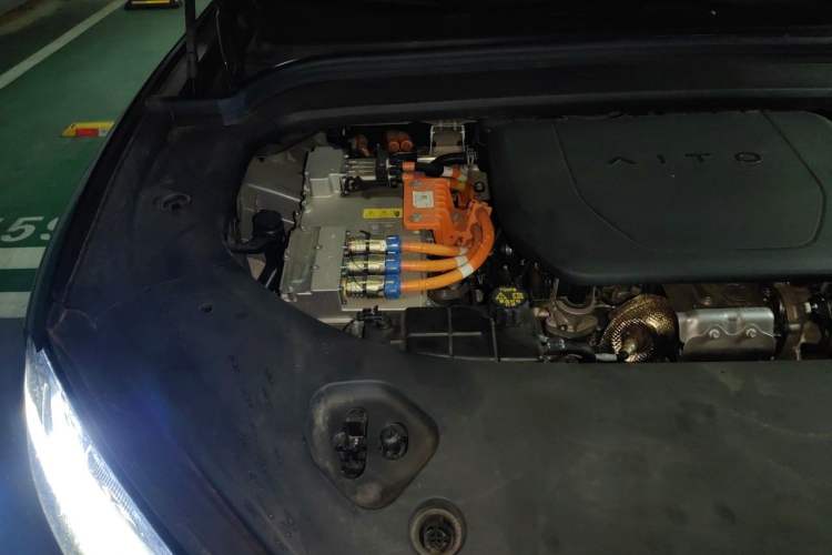 Used Hima AITO M9 2024 Range-Extended Ultra Version 52 kWh 6-Seater Model Engine Bay Right