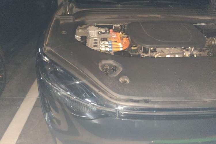 Used Hima AITO M9 2024 Range-Extended Ultra Version 42 kWh 6-Seater Model Engine Bay Right