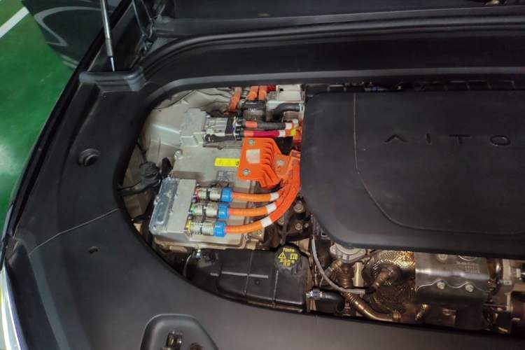 Used Hima AITO M9 2024 Range-Extended Ultra Version 42 kWh 6-Seater Model Engine Bay Right