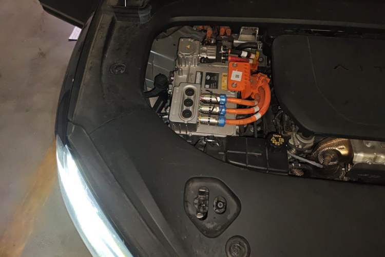 Used Hima AITO M9 2024 Range-Extended Ultra Version 42 kWh 6-Seater Model Engine Bay Right