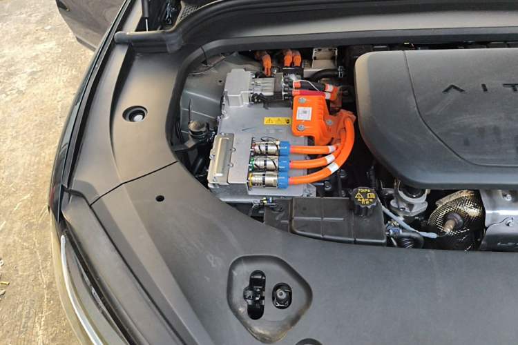 Used Hima AITO M9 2024 Range-Extended Ultra Version 42 kWh 6-Seater Model Engine Bay Right
