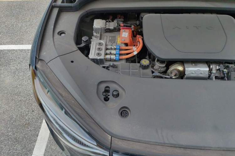 Used Hima AITO M9 2024 Range-Extended Ultra Version 42 kWh 6-Seater Model Engine Bay Right