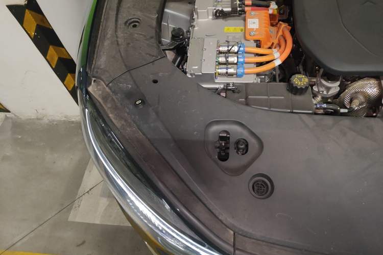 Used Hima AITO M9 2024 Range-Extended Ultra Version 42 kWh 6-Seater Model Engine Bay Right