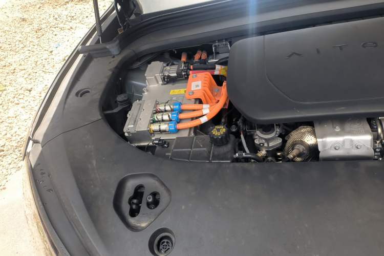 Used Hima AITO M9 2024 Range-Extended Ultra Version 52 kWh 6-Seater Model Engine Bay Right