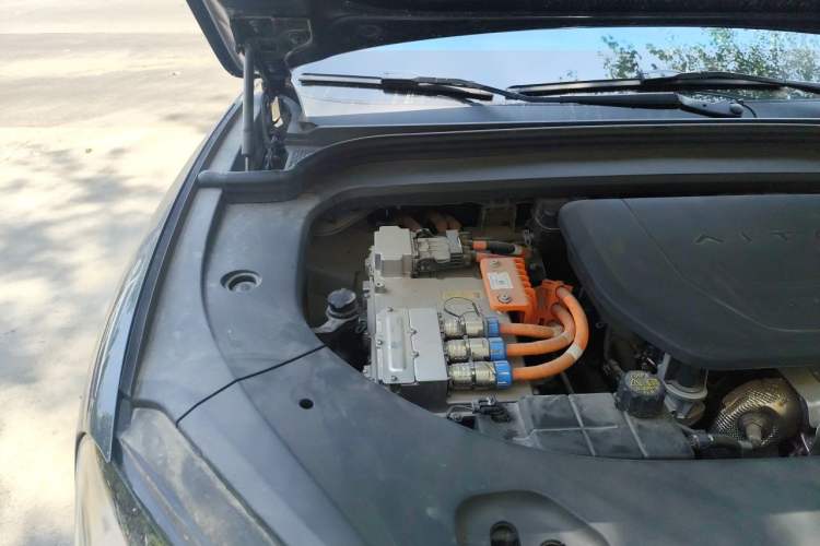 Used Hima AITO M9 2024 Range-Extended Ultra Version 42 kWh 6-Seater Model Engine Bay Right