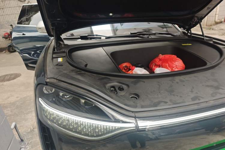 Used Hima AITO M9 2024 All-Electric Ultra Version 100 kWh 6-Seater Model Engine Bay Right