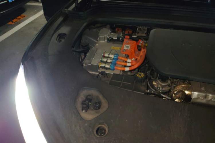 Used Hima AITO M9 2024 Range-Extended Ultra Version 42 kWh 6-Seater Model Engine Bay Right