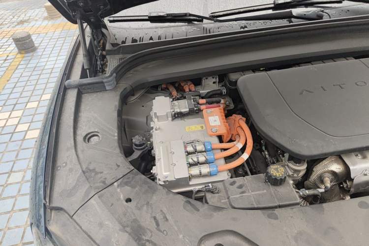 Used Hima AITO M9 2024 Range-Extended Ultra Version 42 kWh 6-Seater Model Engine Bay Right