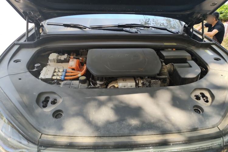 Used Hima AITO M9 2024 Range-Extended Ultra Version 42 kWh 6-Seater Model Engine Bay