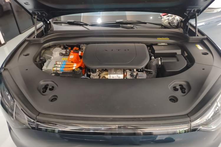Used Hima AITO M9 2024 Range-Extended Ultra Version 42 kWh 6-Seater Model Engine Bay