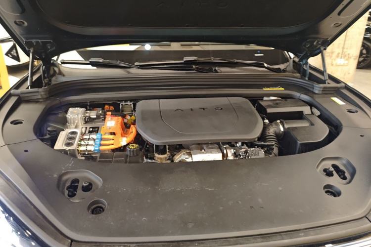 Used Hima AITO M9 2024 Range-Extended Ultra Version 42 kWh 6-Seater Model Engine Bay