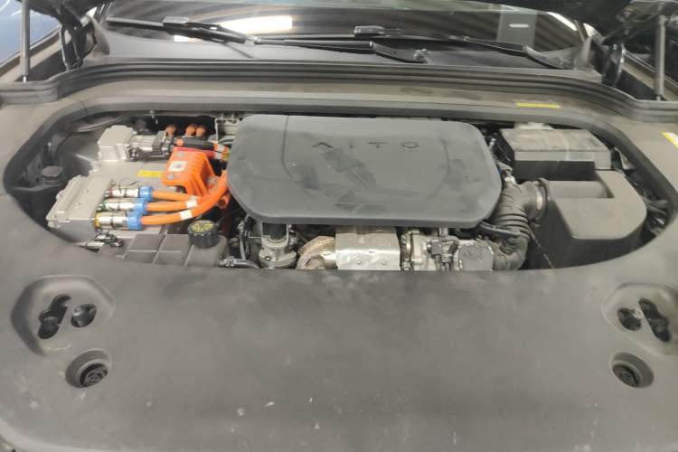 Used Hima AITO M9 2024 Range-Extended Ultra Version 42 kWh 6-Seater Model Engine Bay