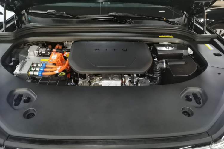 Used Hima AITO M9 2024 Range-Extended Ultra Version 52 kWh 6-Seater Model Engine Bay