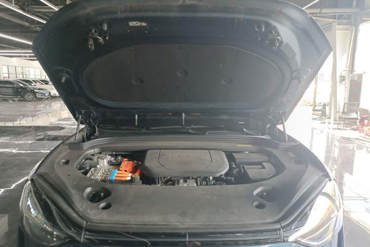 Used Hima AITO M9 2024 Range-Extended Ultra Version 52 kWh 6-Seater Model Engine Bay