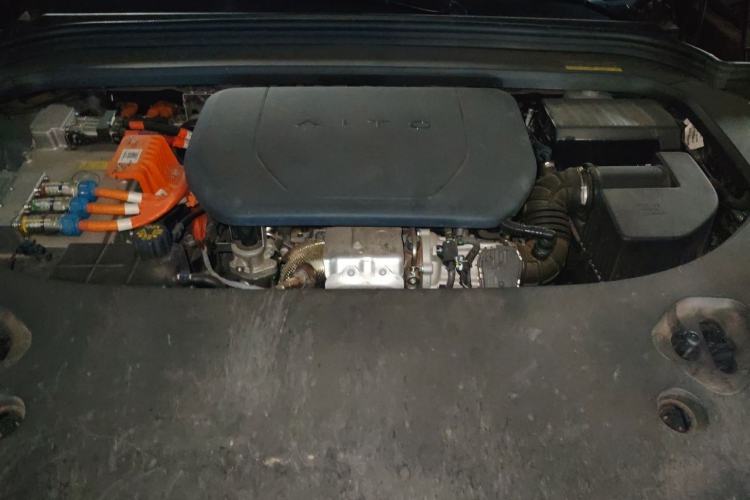 Used Hima AITO M9 2024 Range-Extended Ultra Version 42 kWh 6-Seater Model Engine Bay