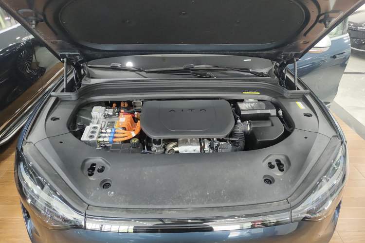 Used Hima AITO M9 2024 Range-Extended Ultra Version 42 kWh 6-Seater Model Engine Bay
