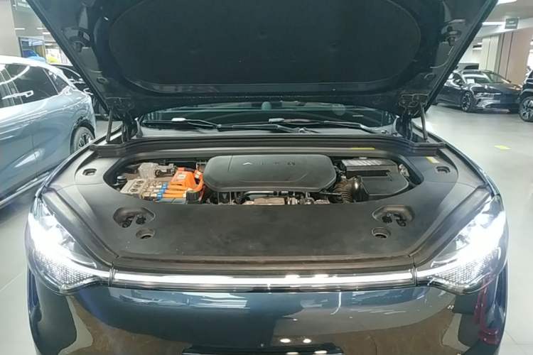 Used Hima AITO M9 2024 Range-Extended Ultra Version 42 kWh 6-Seater Model Engine Bay