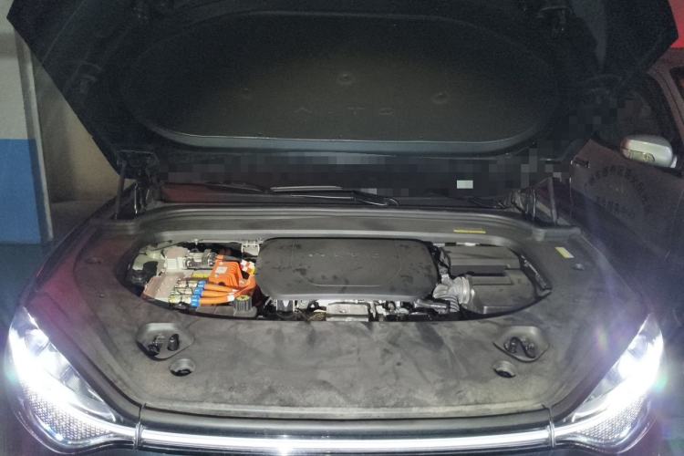 Used Hima AITO M9 2024 Range-Extended Ultra Version 42 kWh 6-Seater Model Engine Bay