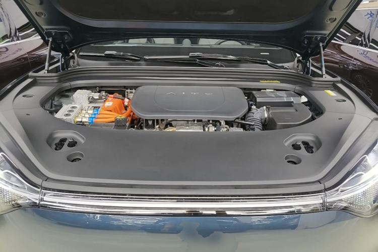 Used Hima AITO M9 2024 Range-Extended Ultra Version 42 kWh 6-Seater Model Engine Bay