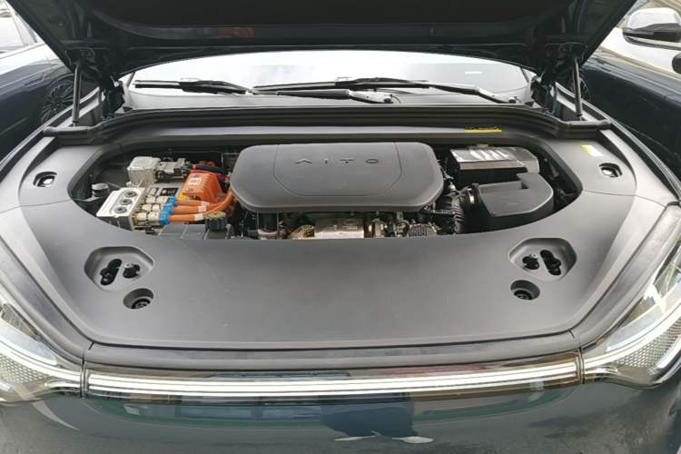 Used Hima AITO M9 2024 Range-Extended Ultra Version 42 kWh 6-Seater Model Engine Bay