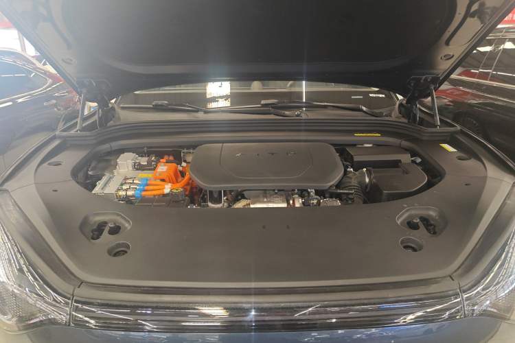 Used Hima AITO M9 2024 Range-Extended Ultra Version 52 kWh 5-Seater Model Engine Bay