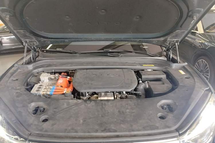 Used Hima AITO M9 2024 Range-Extended Ultra Version 52 kWh 5-Seater Model Engine Bay