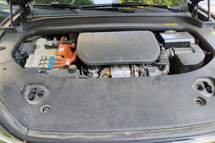 Used Hima AITO M9 2024 Range-Extended Ultra Version 52 kWh 6-Seater Model Engine Bay