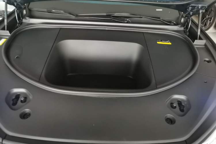 Used Hima AITO M9 2024 All-Electric Ultra Version 100 kWh 6-Seater Model Engine Bay