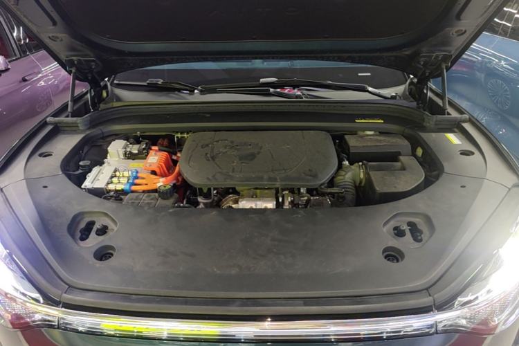 Used Hima AITO M9 2024 Range-Extended Ultra Version 42 kWh 6-Seater Model Engine Bay